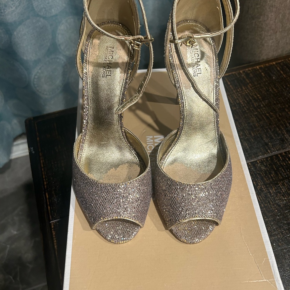 Michael KORS Silver Glitter Women's Heels - Picture 8 of 12